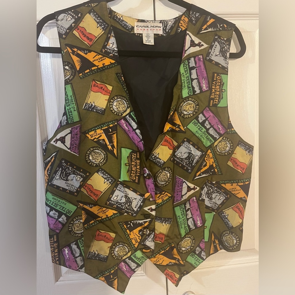 Vintage Carol Horn Workshop Vest 1980’s Travel Theme Print 100% Silk Size Medium